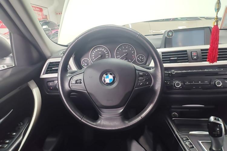 Used BMW 3 Series 2015 316Li Fashion Model Steering Wheel