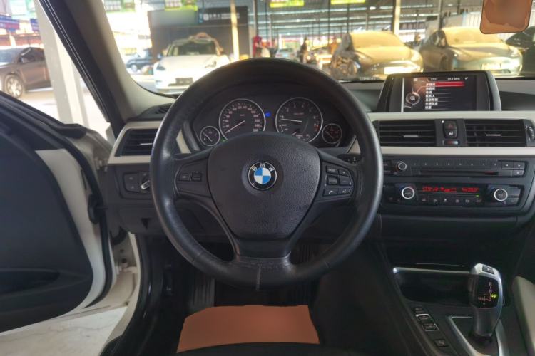 Used BMW 3 Series 2015 320Li Luxury Edition Fashion Model Steering Wheel