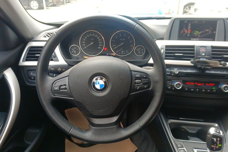 Used BMW 3 Series 2015 320Li Luxury Edition Fashion Model Steering Wheel