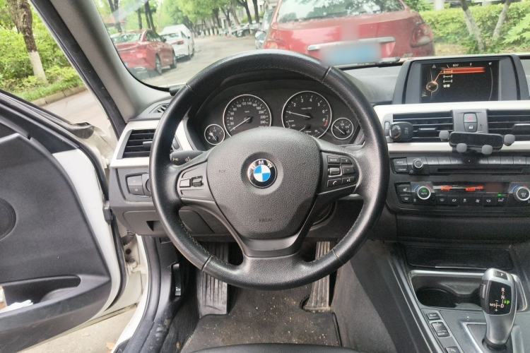 Used BMW 3 Series 2015 320Li Luxury Edition Fashion Model Steering Wheel