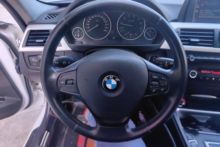Used BMW 3 Series 2015 320Li Fashion Model Steering Wheel