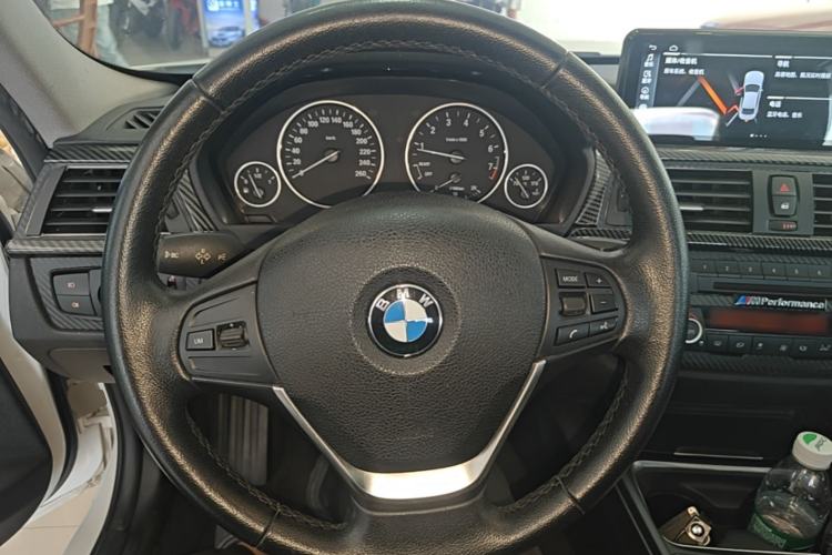 Used BMW 3 Series 2015 320Li Luxury Edition Fashion Model Steering Wheel