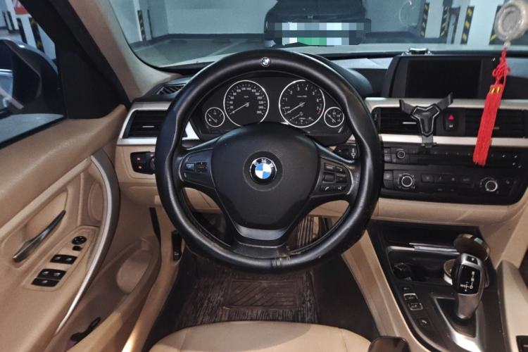 Used BMW 3 Series 2015 316Li Fashion Model Steering Wheel
