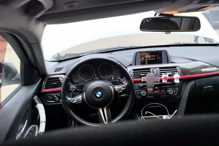 Used BMW 3 Series 2015 320i Luxury Line Stylish Edition Steering Wheel