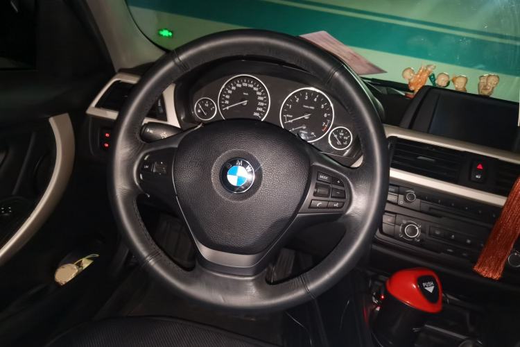 Used BMW 3 Series 2015 316Li Fashion Model Steering Wheel