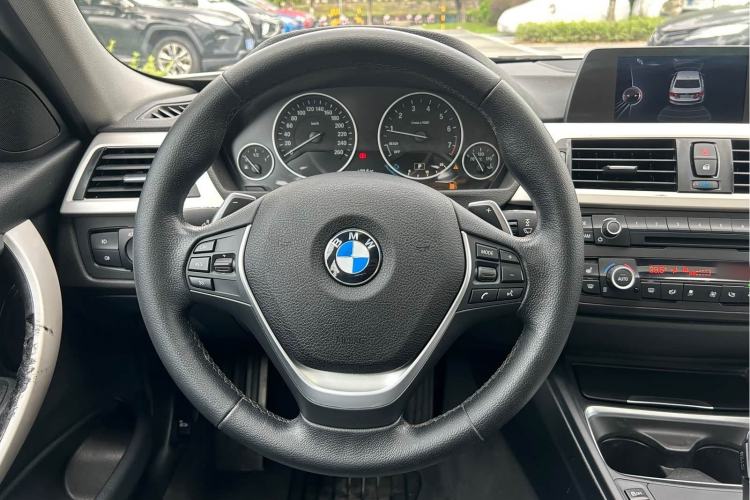 Used BMW 3 Series 2015 328Li xDrive Fashion Model Steering Wheel