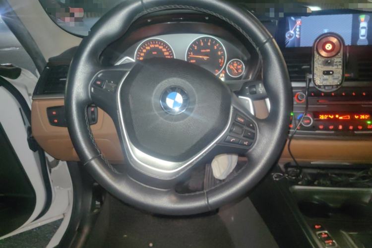 Used BMW 3 Series 2015 320Li Luxury Design Package Premium Edition Steering Wheel