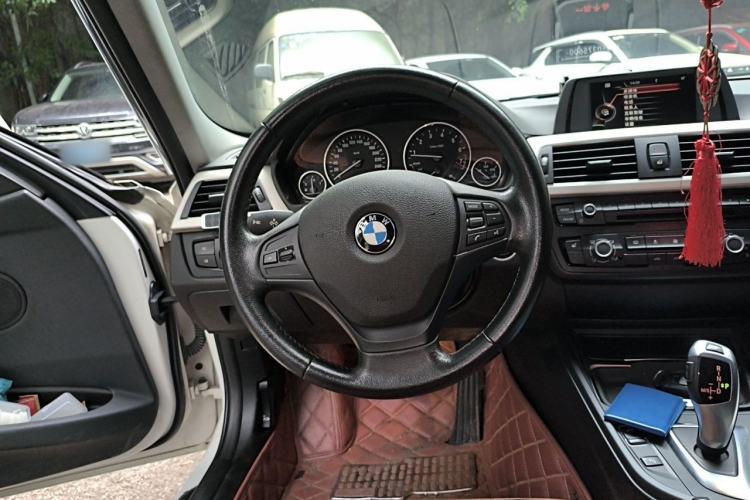 Used BMW 3 Series 2015 316Li Fashion Model Steering Wheel