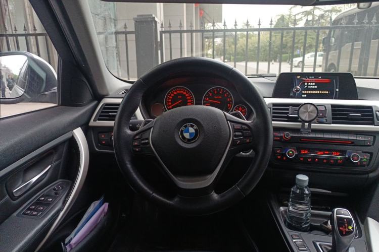 Used BMW 3 Series 2015 328Li Fashion Model Steering Wheel