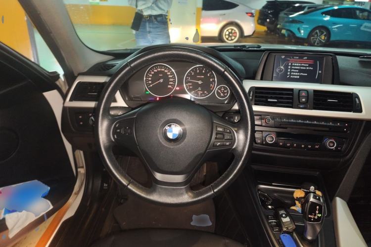 Used BMW 3 Series 2015 320Li Luxury Edition Fashion Model Steering Wheel
