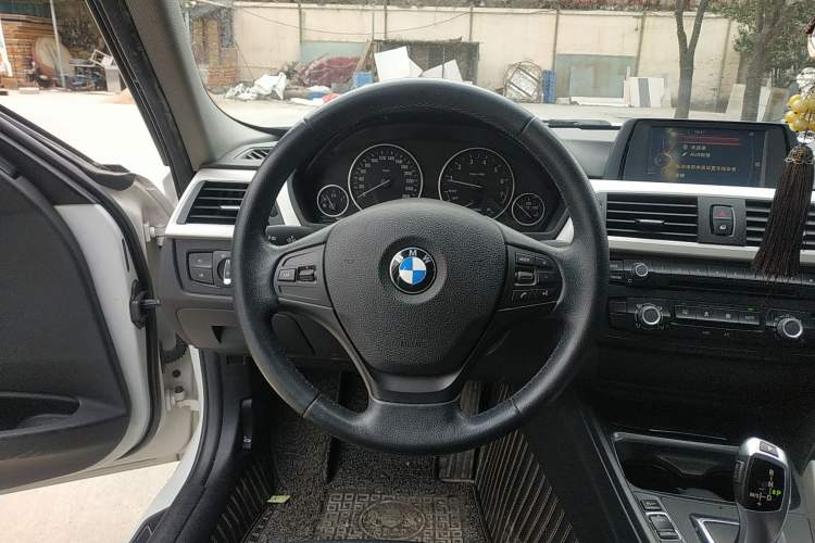 Used BMW 3 Series 2015 316i Active Edition Steering Wheel