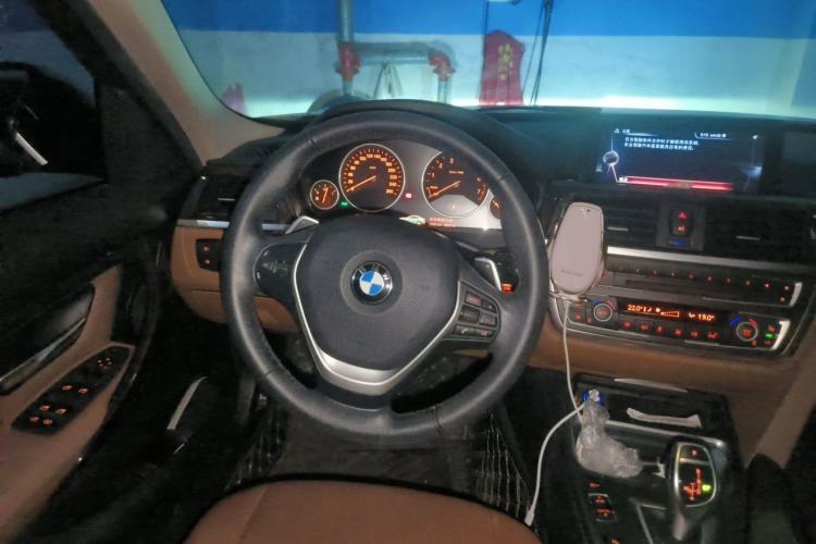 Used BMW 3 Series 2015 320Li Luxury Design Package Steering Wheel