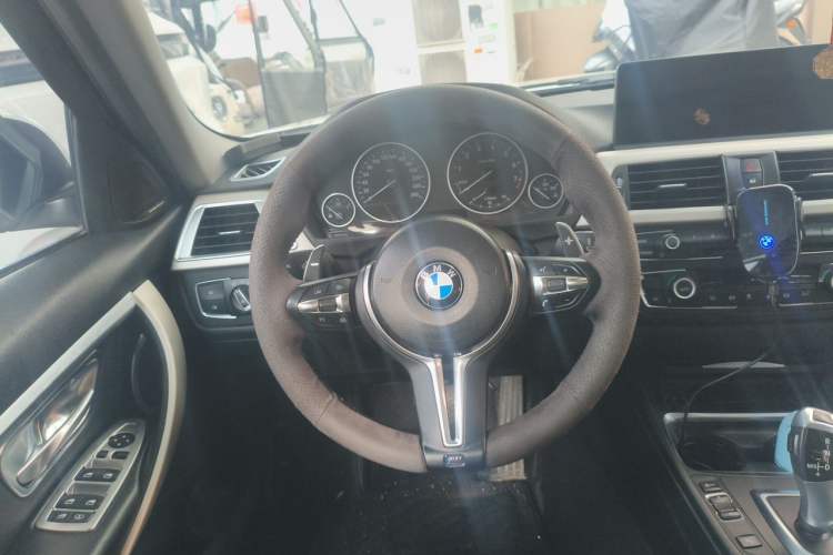 Used BMW 3 Series 2015 320Li Luxury Edition Fashion Model Steering Wheel