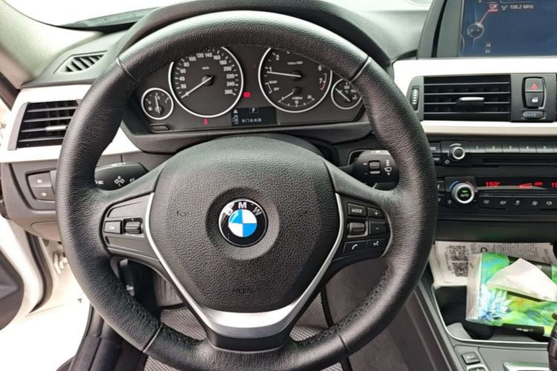 Used BMW 3 Series 2015 320i Fashion Model Steering Wheel