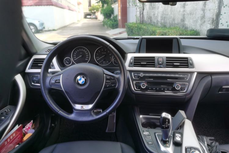 Used BMW 3 Series 2015 320Li Luxury Edition Fashion Model Steering Wheel