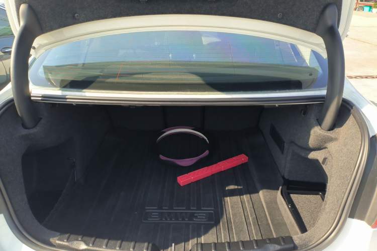 Used BMW 3 Series 2015 320Li Luxury Edition Fashion Model Trunk