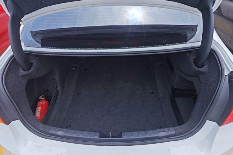Used BMW 3 Series 2015 316Li Fashion Model Trunk