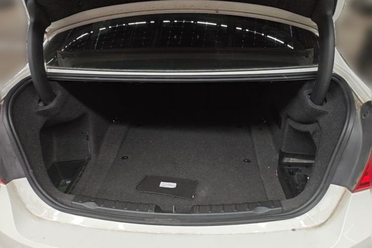 Used BMW 3 Series 2015 320Li Luxury Edition Fashion Model Trunk