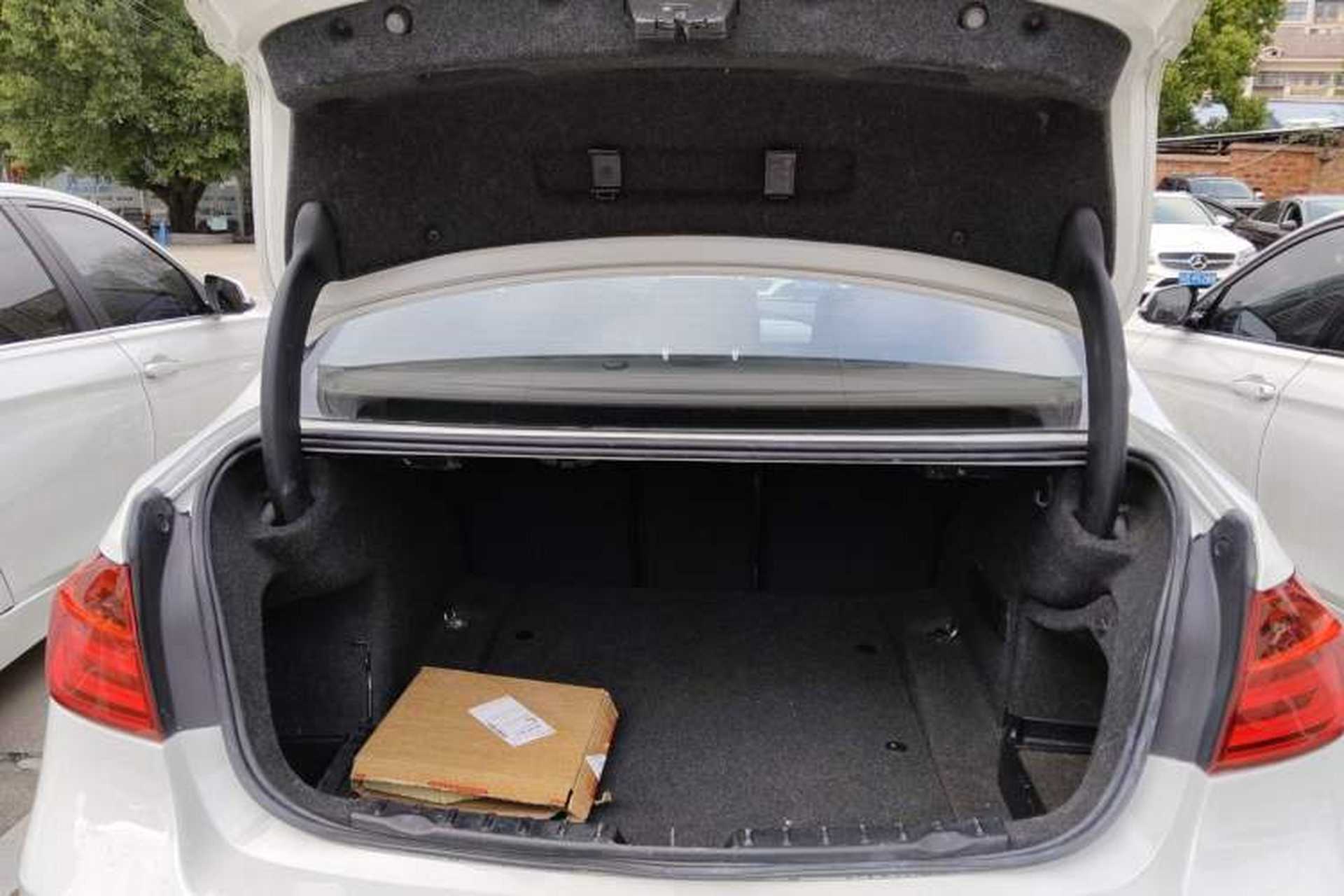 Used BMW 3 Series 2015 316Li Fashion Model Trunk