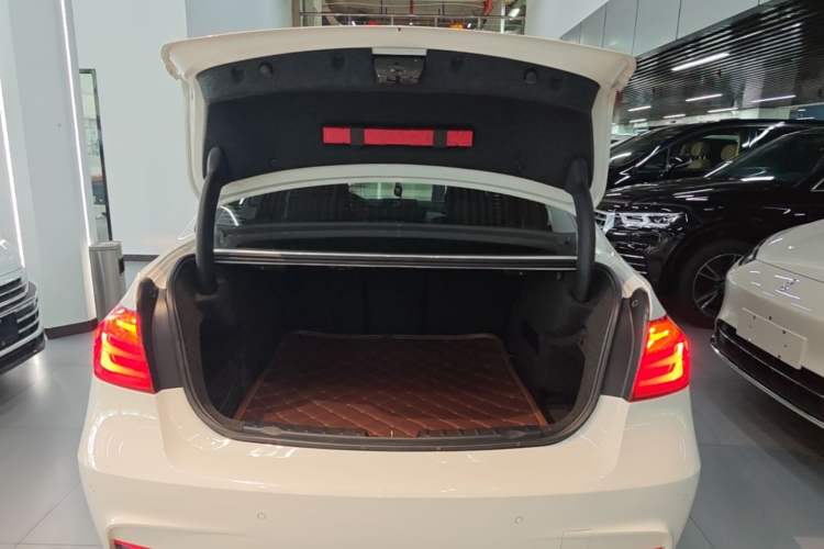 Used BMW 3 Series 2015 328i M Sport Trunk