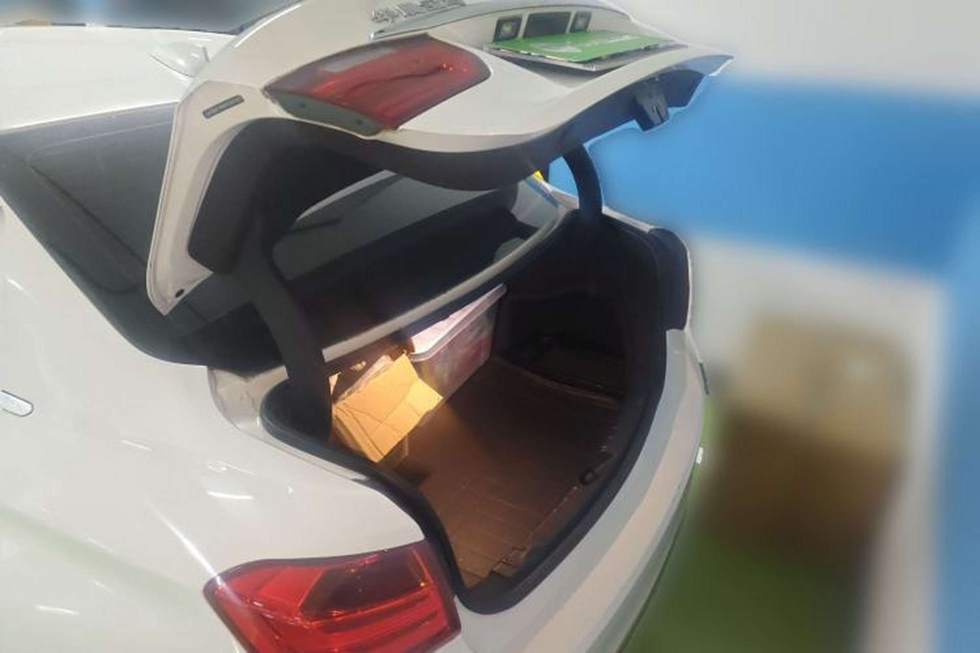 Used BMW 3 Series 2015 320Li Fashion Model Trunk