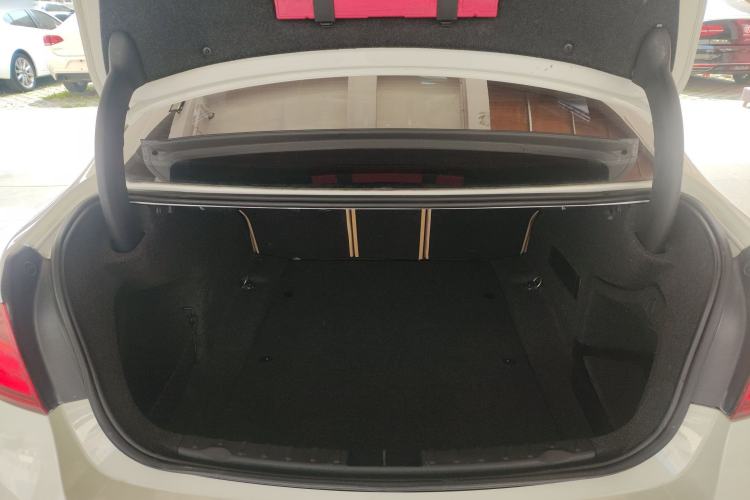 Used BMW 3 Series 2015 316Li Fashion Model Trunk