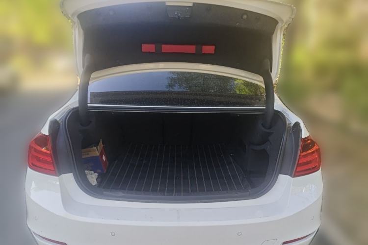 Used BMW 3 Series 2015 320i Luxury Line Stylish Edition Trunk