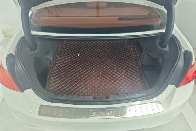 Used BMW 3 Series 2015 320Li Luxury Edition Fashion Model Trunk