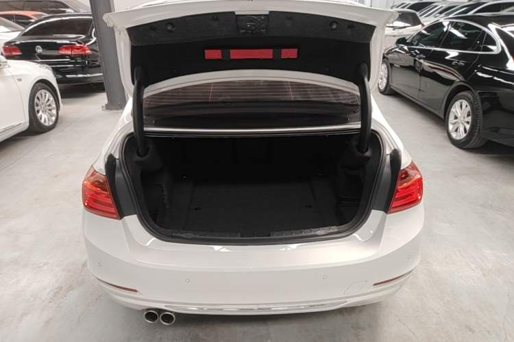 Used BMW 3 Series 2015 320Li Luxury Edition Fashion Model Trunk