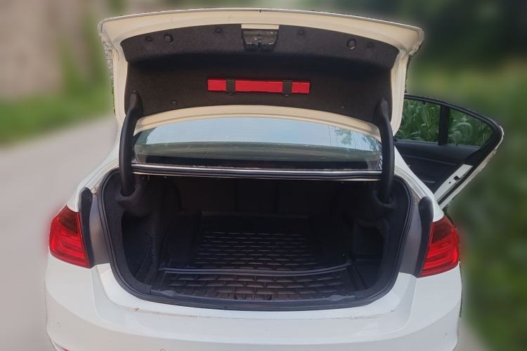 Used BMW 3 Series 2015 320Li Luxury Edition Fashion Model Trunk