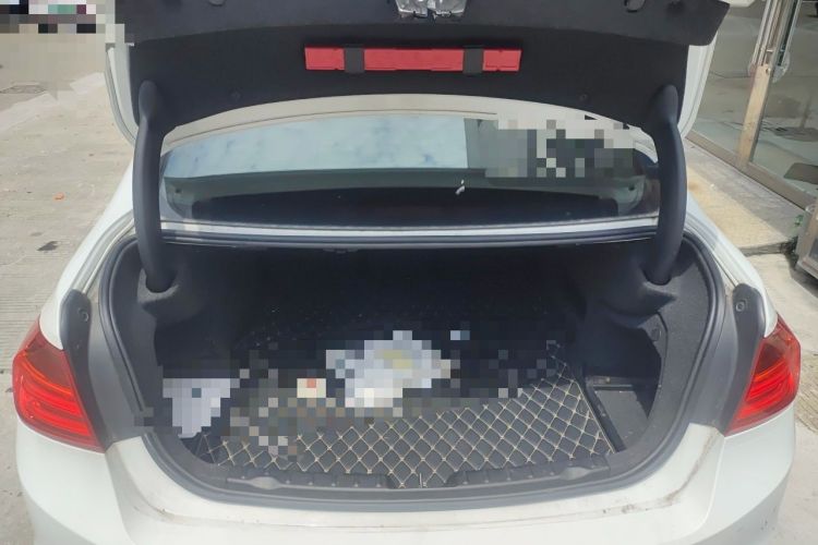 Used BMW 3 Series 2015 316Li Fashion Model Trunk
