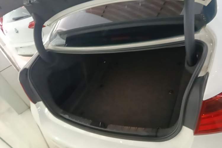 Used BMW 3 Series 2015 320Li Fashion Model Trunk