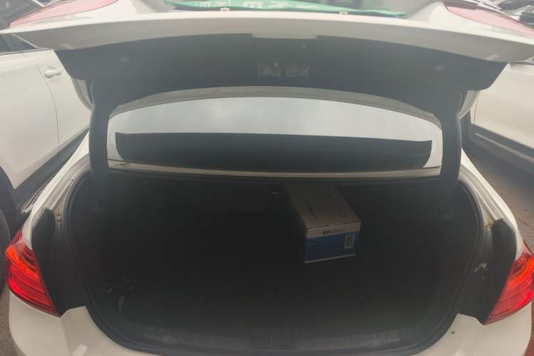 Used BMW 3 Series 2015 320Li Fashion Model Trunk