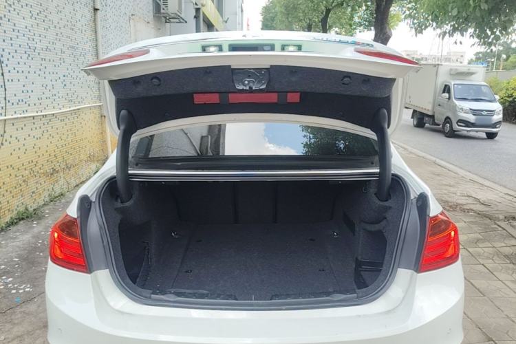 Used BMW 3 Series 2015 320Li Luxury Edition Fashion Model Trunk