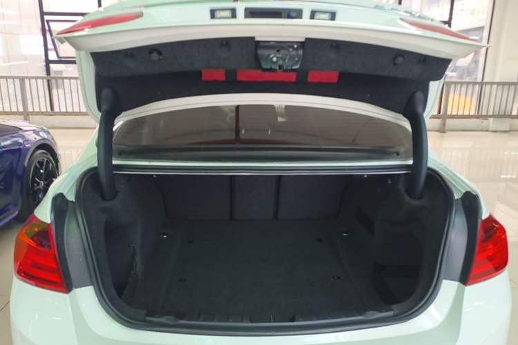 Used BMW 3 Series 2015 320Li Luxury Edition Fashion Model Trunk
