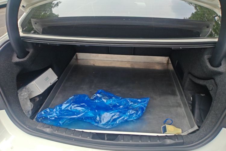 Used BMW 3 Series 2015 316Li Fashion Model Trunk