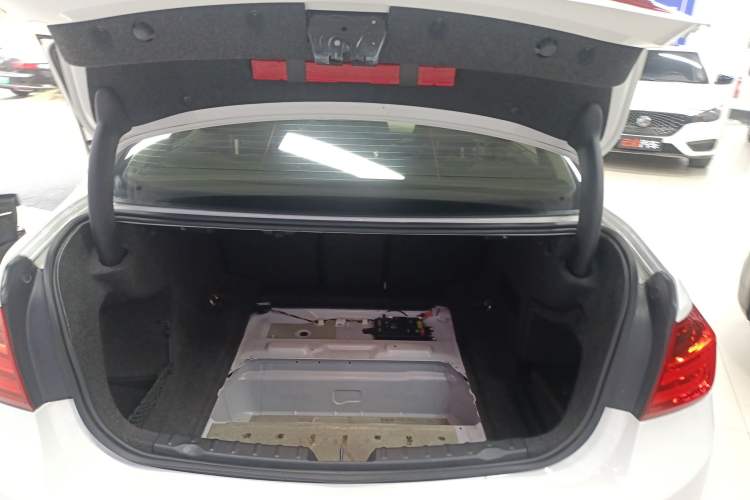 Used BMW 3 Series 2015 320Li Luxury Edition Fashion Model Trunk