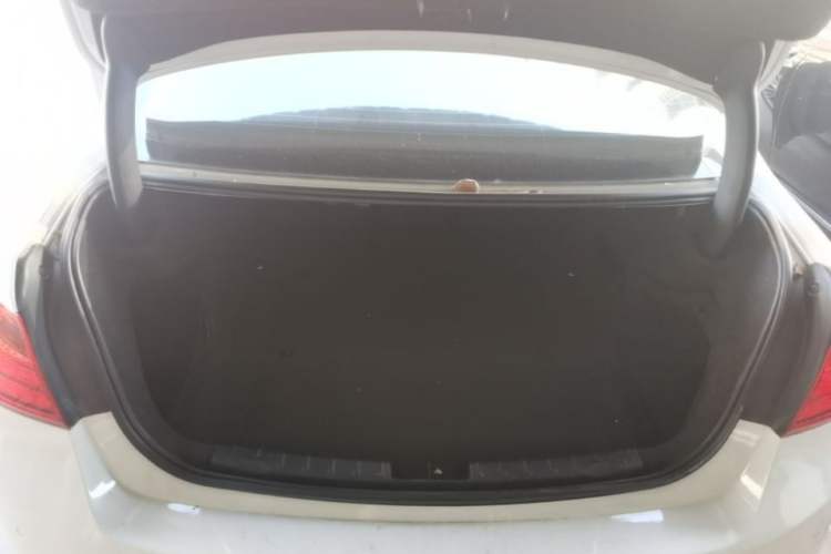 Used BMW 3 Series 2015 316Li Fashion Model Trunk