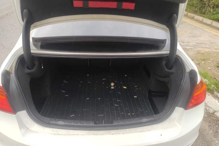 Used BMW 3 Series 2015 328Li Luxury Design Package Trunk