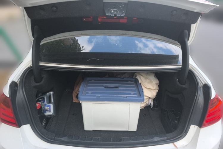 Used BMW 3 Series 2015 316Li Fashion Model Trunk