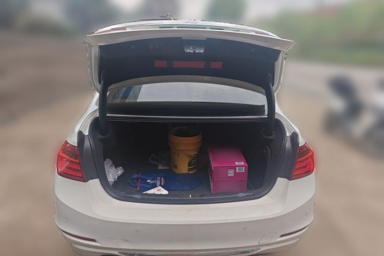 Used BMW 3 Series 2015 316Li Fashion Model Trunk