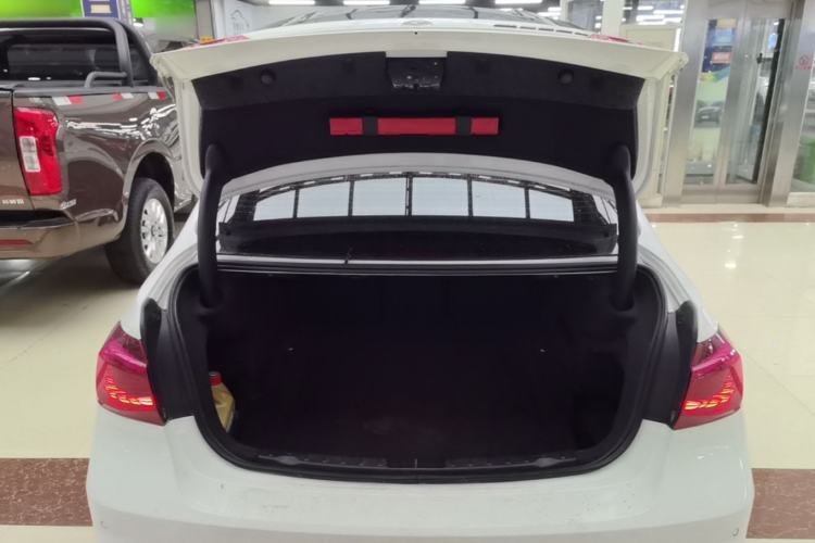 Used BMW 3 Series 2015 316Li Fashion Model Trunk
