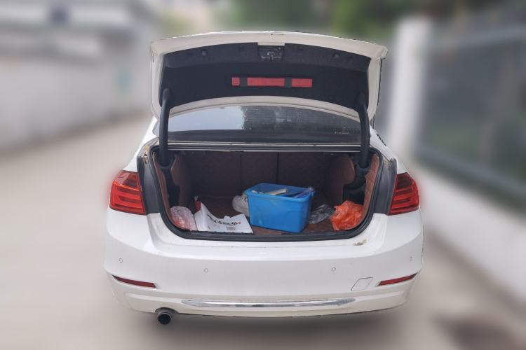 Used BMW 3 Series 2015 316Li Fashion Model Trunk