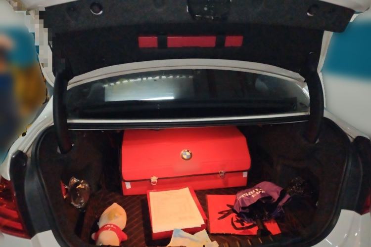 Used BMW 3 Series 2015 320i Luxury Edition Sports Design Package Trunk