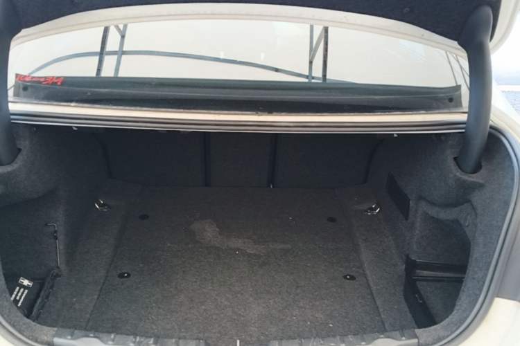 Used BMW 3 Series 2015 320Li Luxury Edition Fashion Model Trunk