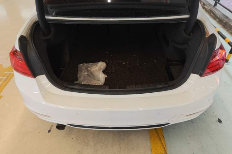 Used BMW 3 Series 2015 320i Sport Design Package Trunk