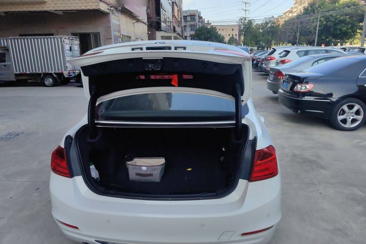 Used BMW 3 Series 2015 320Li Fashion Model Trunk