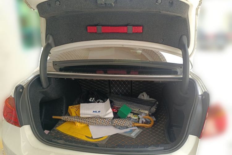 Used BMW 3 Series 2015 320Li Luxury Edition Fashion Model Trunk