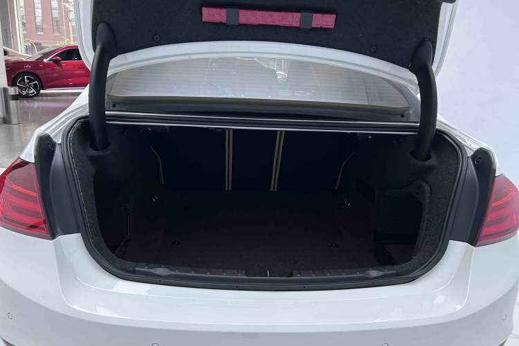 Used BMW 3 Series 2015 320i Fashion Model Trunk