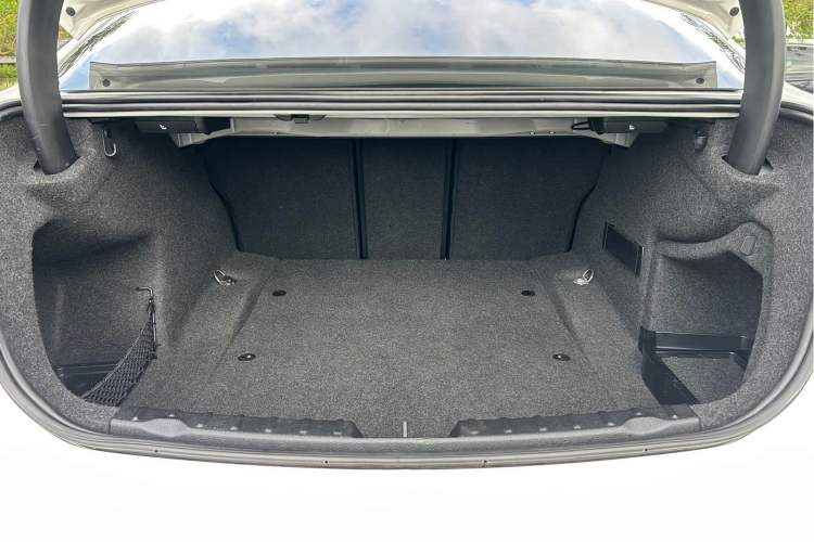 Used BMW 3 Series 2015 328Li xDrive Fashion Model Trunk